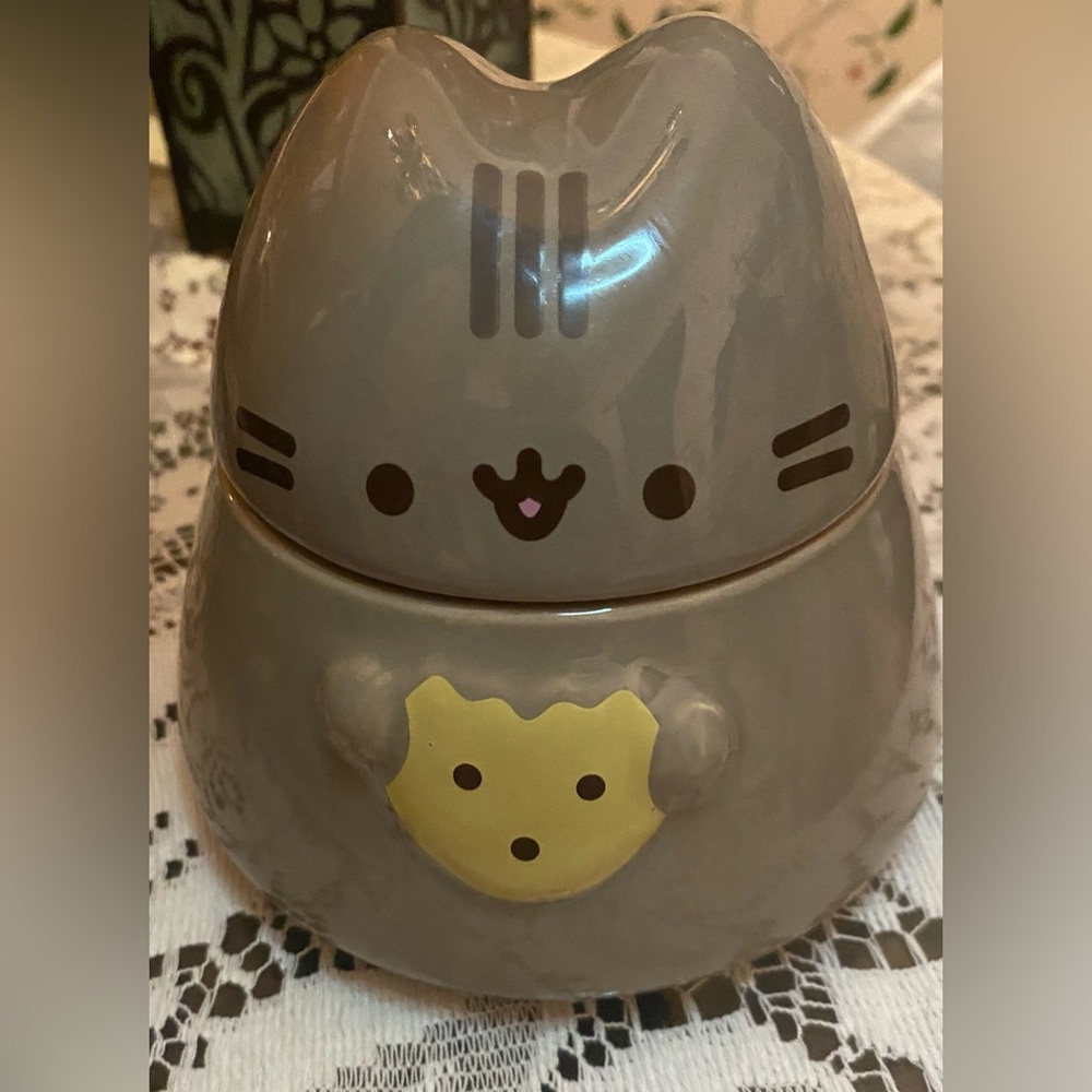 Pusheen Treat Jar. Brand New!